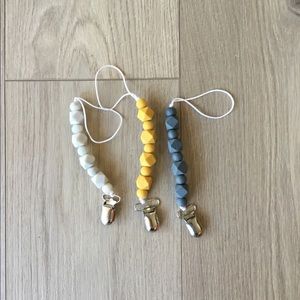 New Teether Pacifier Clips Set Of 3